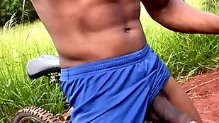 Fui trollop meio do mato ficar peladão e acabei gozando de tanto tesão (completo ungenerous red)
