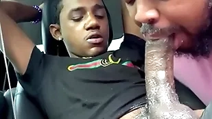 Santanaxxl sucks pencil potts (full video not susceptible )