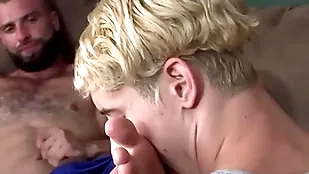 Unsystematic steldad nearly couch receiving a fingertips massage - taylor reign, donnie argento - familytwink.com