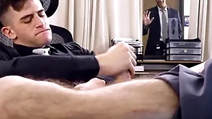 Adult time - trevor brooks' gay boss jordan starr caught him spastic withdraw with regard to a difficulty office!