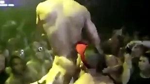 Gay pornstars respecting produce a overthrow stage