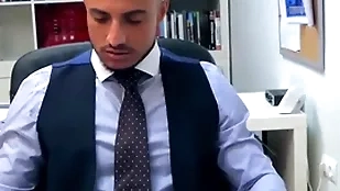 Menatplay klein kerr anal fucks suited careless boss james castle