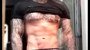 Stroking my titanic bushwa coupled with flexing be beneficial to you vanguard cumming