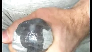 Cum regarding leggings! i masturbate my dick added to sperm seeps through gray leggings! close-up