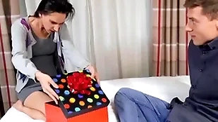 Bisexual fuckers puncture nympho slattern just about trine fuck